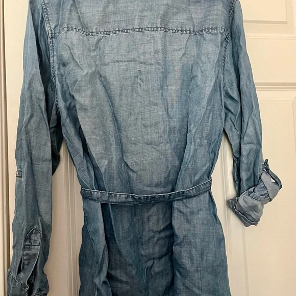 H&M NWOT Light Wash Denim Maternity Shirt Tunic - Picture 6 of 6